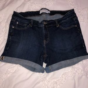 Torrid dark wash jean shorts